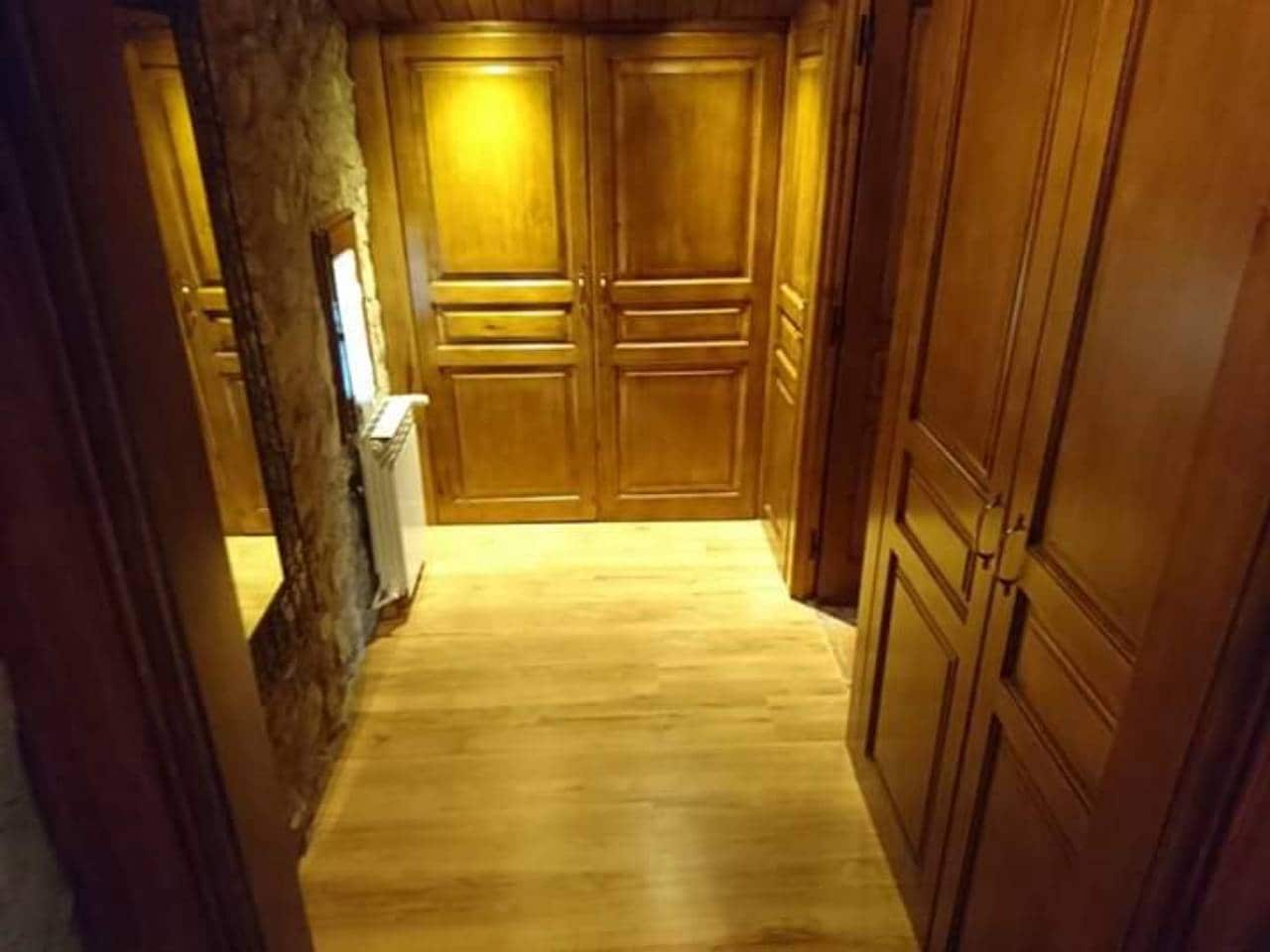 4 sypialnia Finka/Dom wiejski na sprzedaż w L'Ametlla del Valles z basenem garażem - 770 000 € (Ref: 8900757)