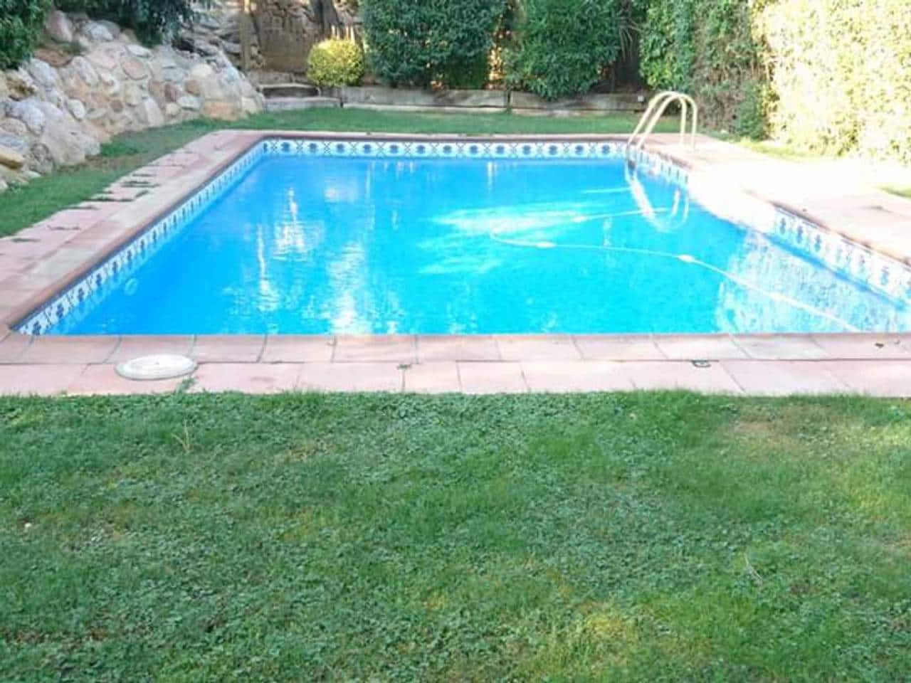 4 sypialnia Finka/Dom wiejski na sprzedaż w L'Ametlla del Valles z basenem garażem - 770 000 € (Ref: 8900757)