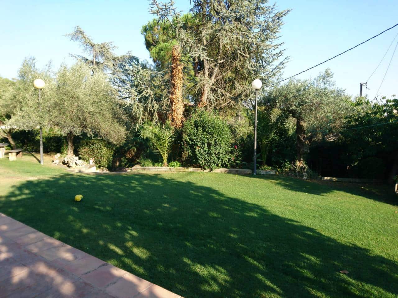 4 sypialnia Finka/Dom wiejski na sprzedaż w L'Ametlla del Valles z basenem garażem - 770 000 € (Ref: 8900757)