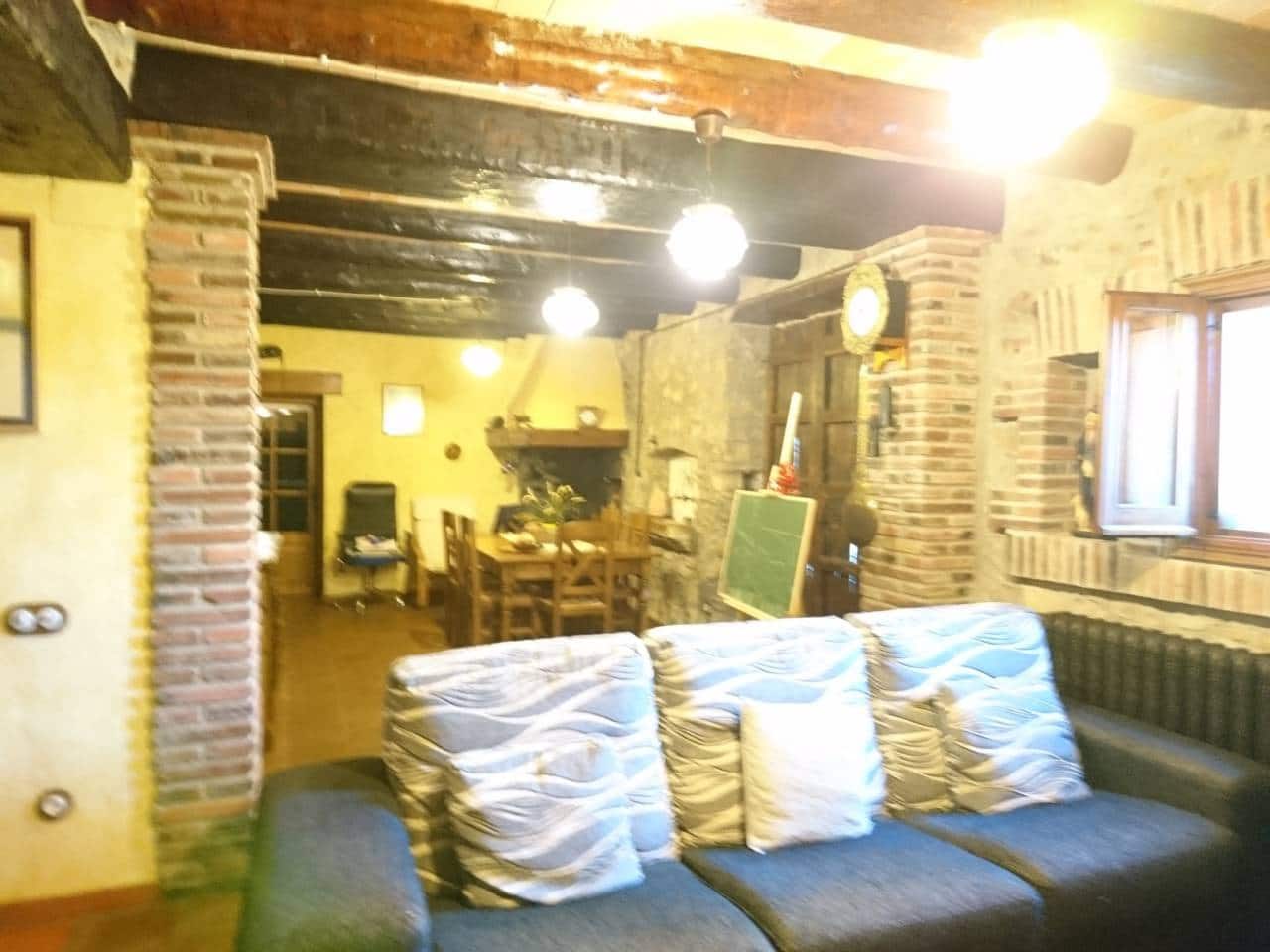 4 sypialnia Finka/Dom wiejski na sprzedaż w L'Ametlla del Valles z basenem garażem - 770 000 € (Ref: 8900757)