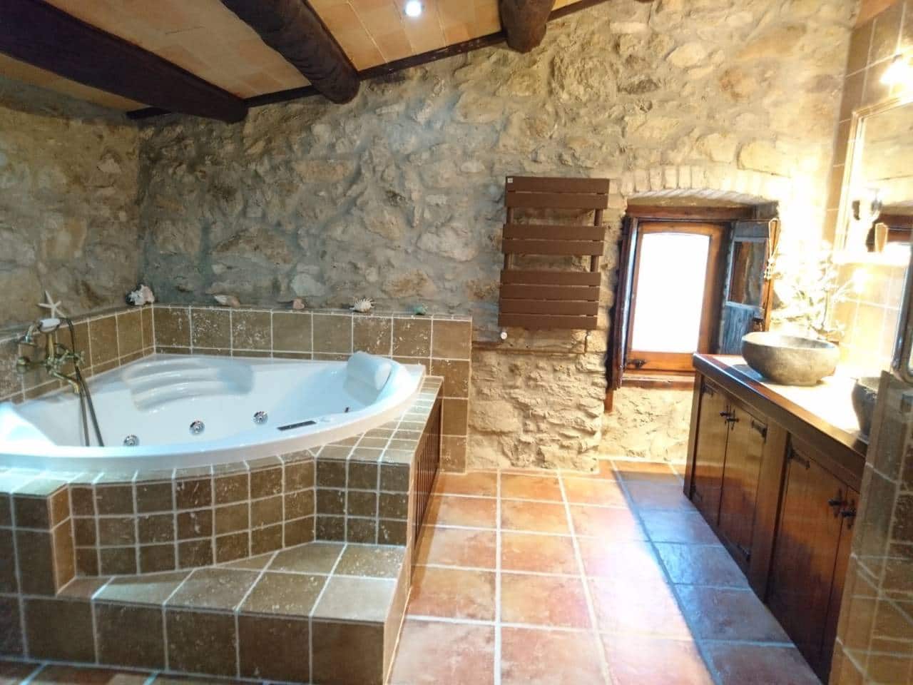 4 sypialnia Finka/Dom wiejski na sprzedaż w L'Ametlla del Valles z basenem garażem - 770 000 € (Ref: 8900757)