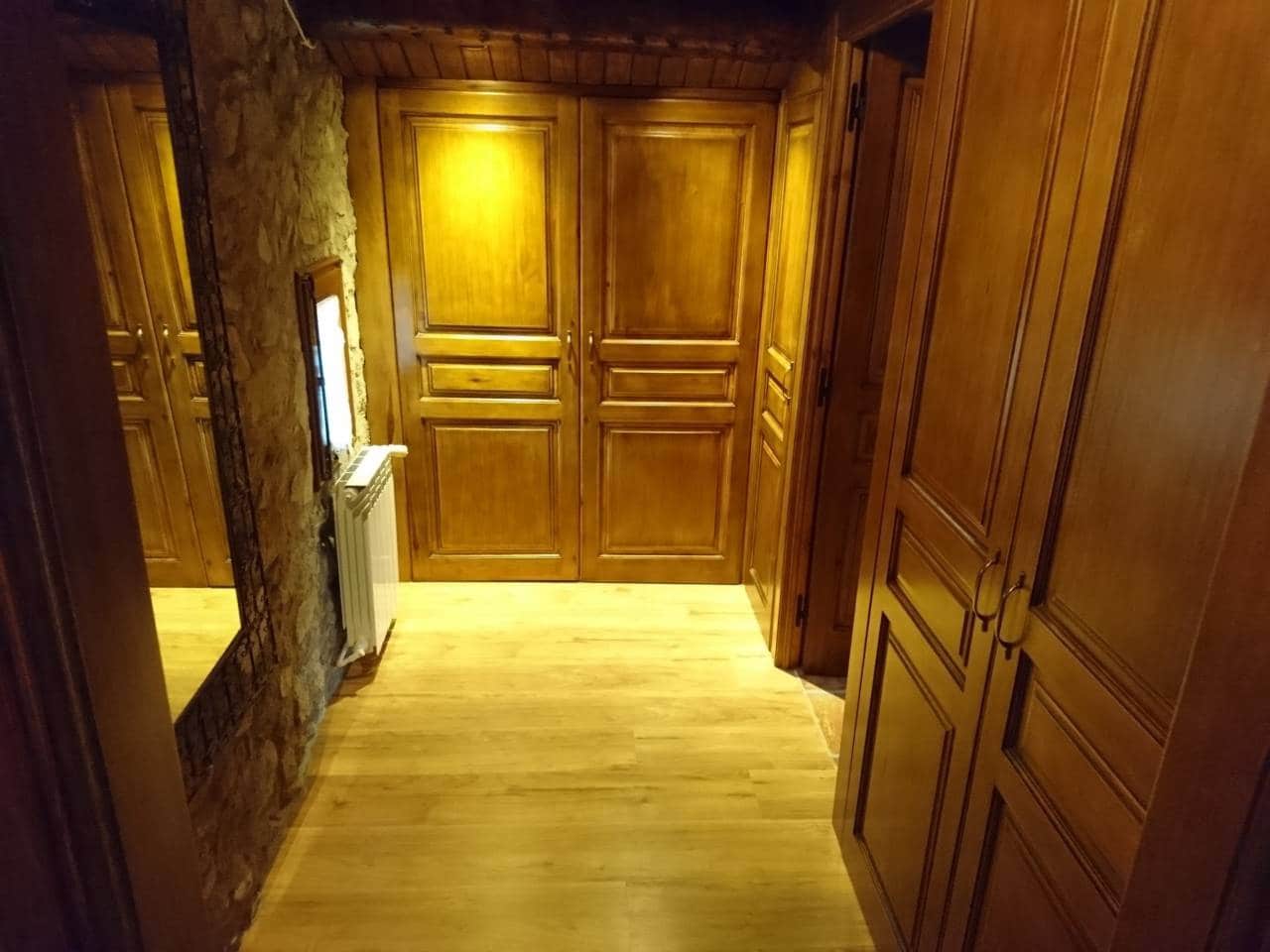 4 sypialnia Finka/Dom wiejski na sprzedaż w L'Ametlla del Valles z basenem garażem - 770 000 € (Ref: 8900757)