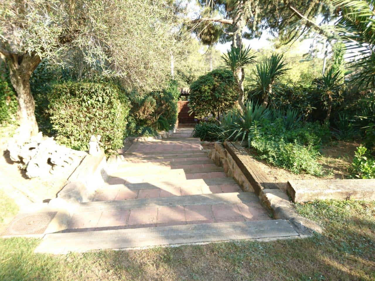 4 sypialnia Finka/Dom wiejski na sprzedaż w L'Ametlla del Valles z basenem garażem - 770 000 € (Ref: 8900757)