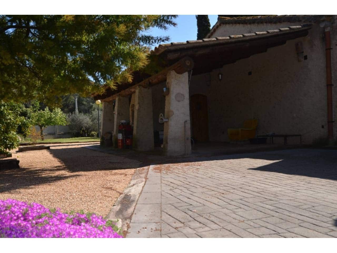 4 sypialnia Finka/Dom wiejski na sprzedaż w L'Ametlla del Valles z basenem garażem - 770 000 € (Ref: 8900757)