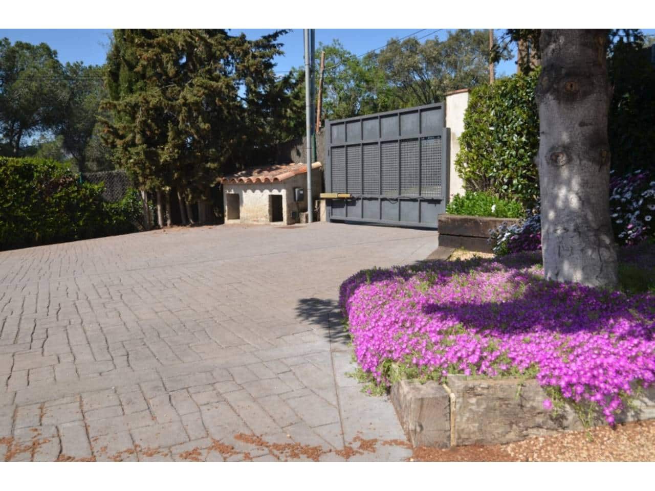 4 sypialnia Finka/Dom wiejski na sprzedaż w L'Ametlla del Valles z basenem garażem - 770 000 € (Ref: 8900757)