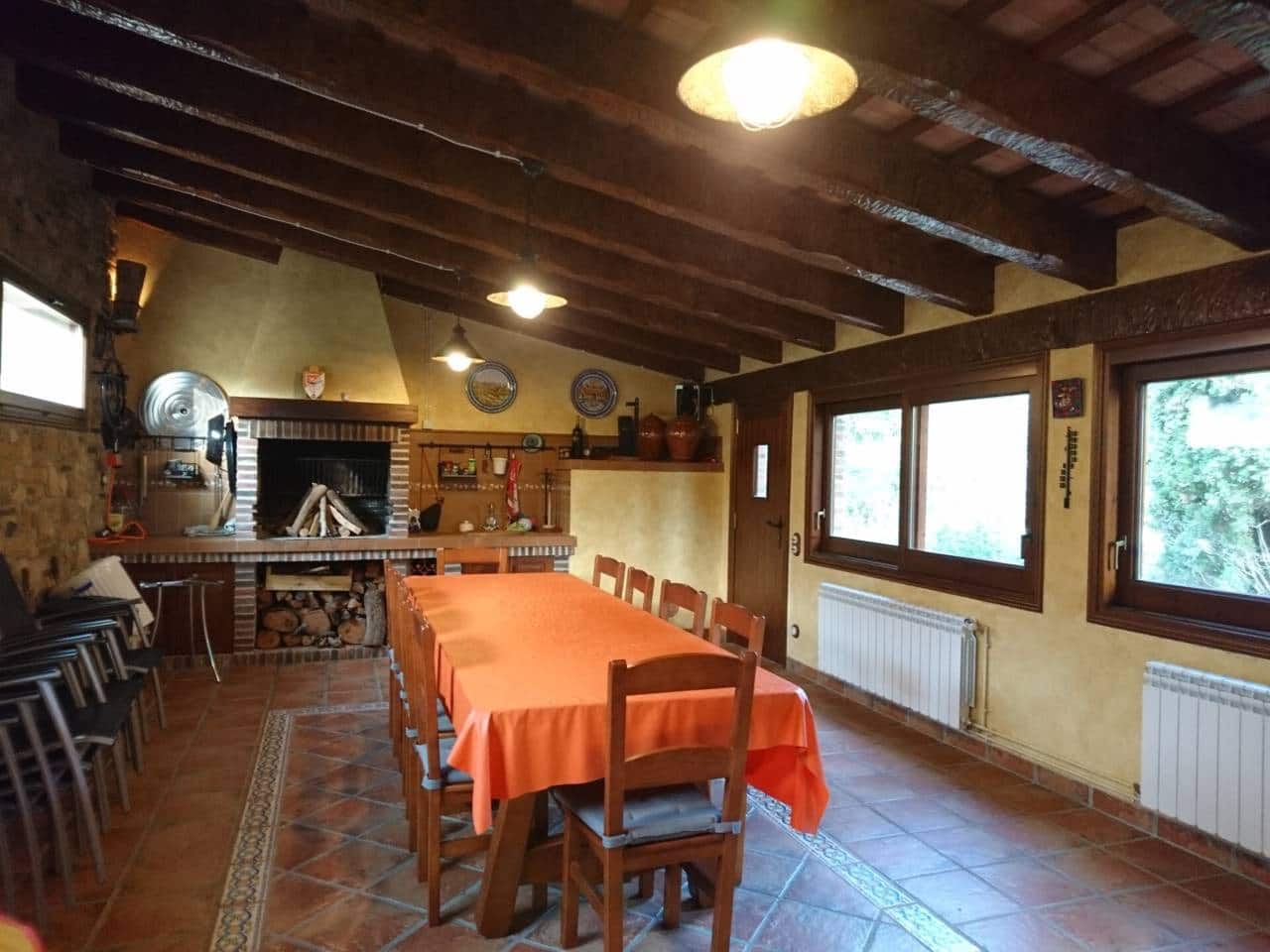 4 sypialnia Finka/Dom wiejski na sprzedaż w L'Ametlla del Valles z basenem garażem - 770 000 € (Ref: 8900757)