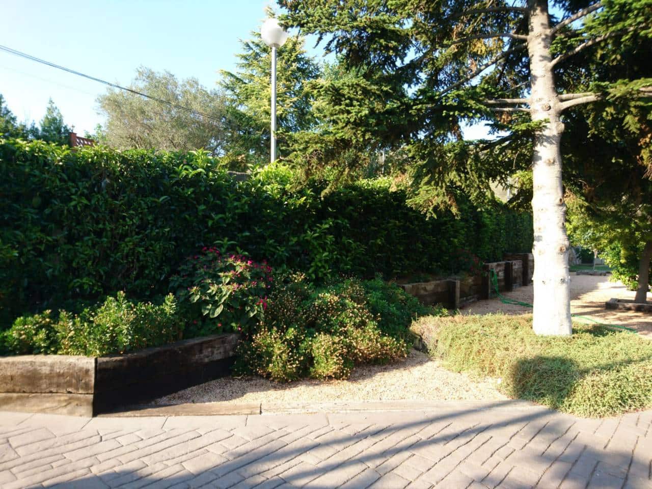 4 sypialnia Finka/Dom wiejski na sprzedaż w L'Ametlla del Valles z basenem garażem - 770 000 € (Ref: 8900757)