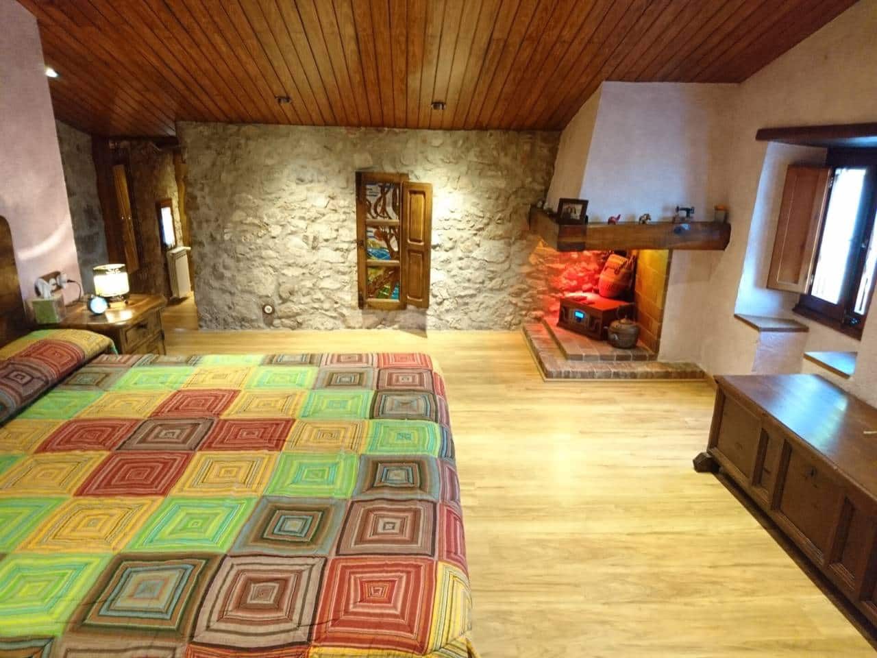 4 sypialnia Finka/Dom wiejski na sprzedaż w L'Ametlla del Valles z basenem garażem - 770 000 € (Ref: 8900757)