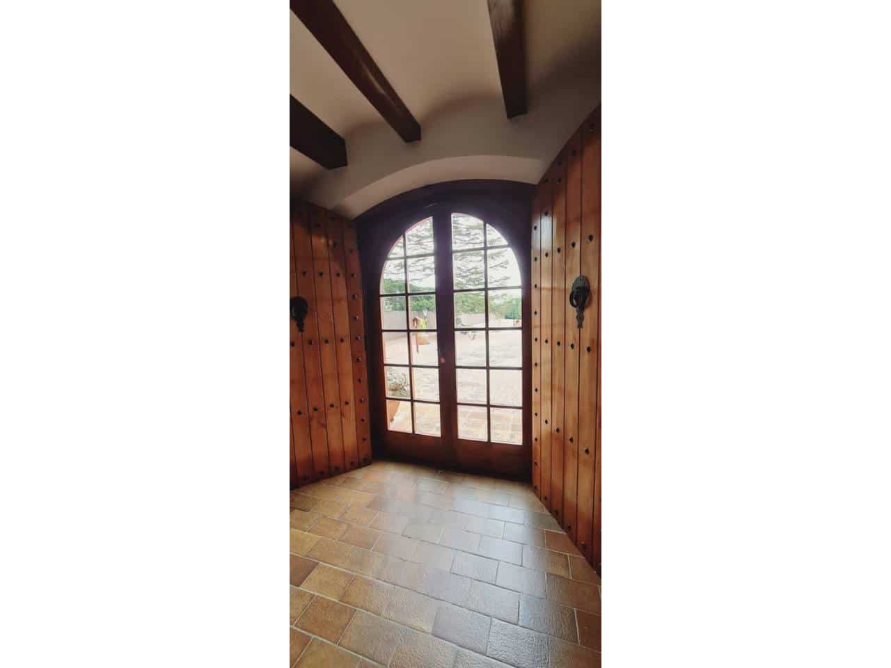 10 soveværelse Finca/Landehus til salg i Les Franqueses del Valles med garage - € 750.000 (Ref: 8900759)