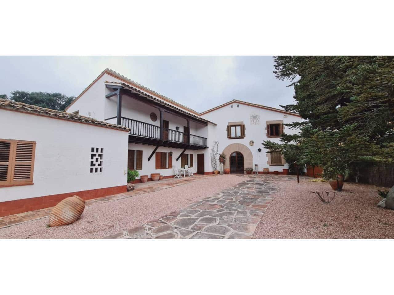 10 soveværelse Finca/Landehus til salg i Les Franqueses del Valles med garage - € 750.000 (Ref: 8900759)