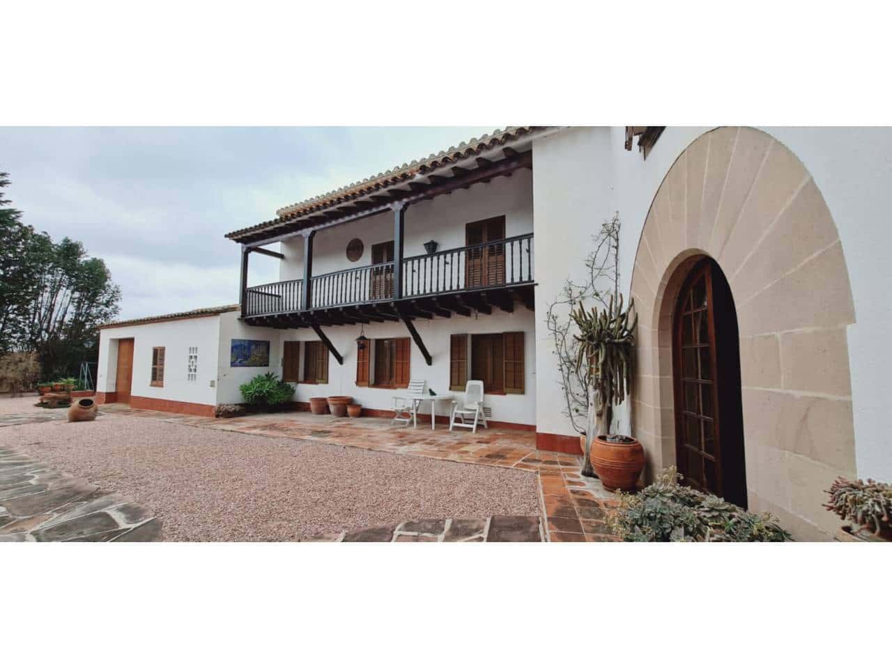 10 soveværelse Finca/Landehus til salg i Les Franqueses del Valles med garage - € 750.000 (Ref: 8900759)