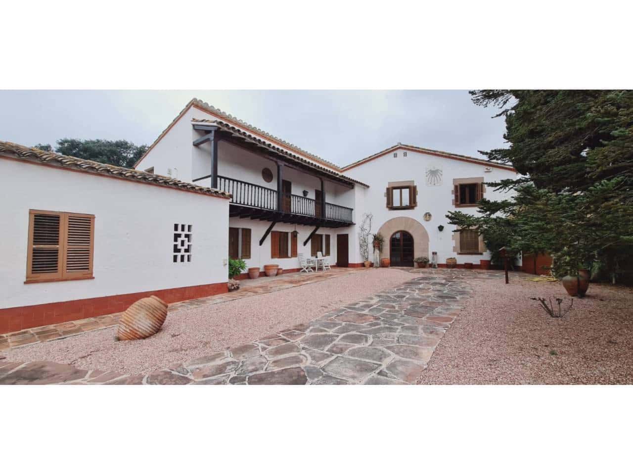 10 soveværelse Finca/Landehus til salg i Les Franqueses del Valles med garage - € 750.000 (Ref: 8900759)