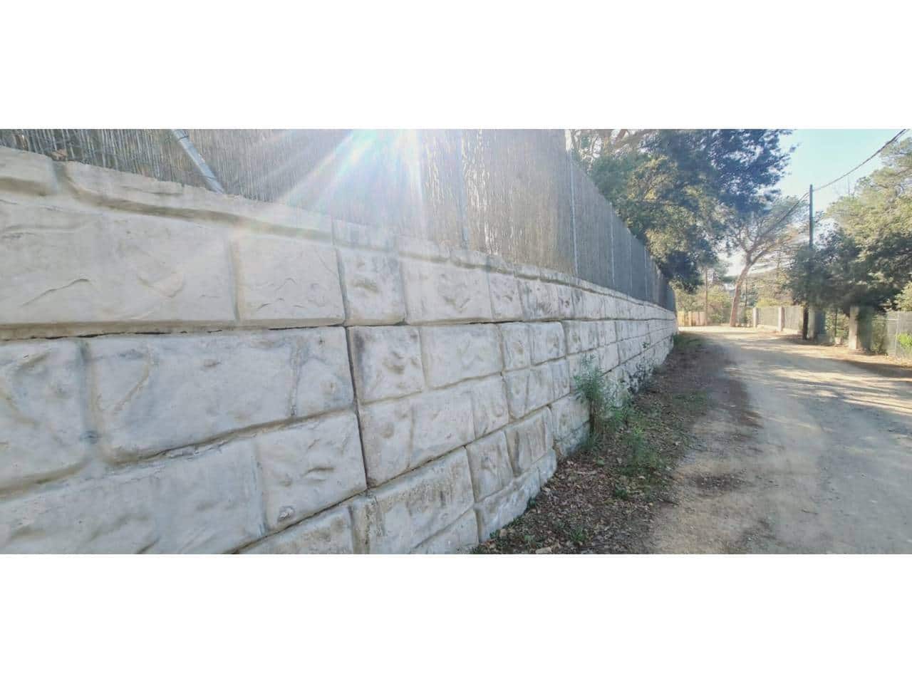 Undeveloped Land for sale in Badalona - € 150,000 (Ref: 9312218)