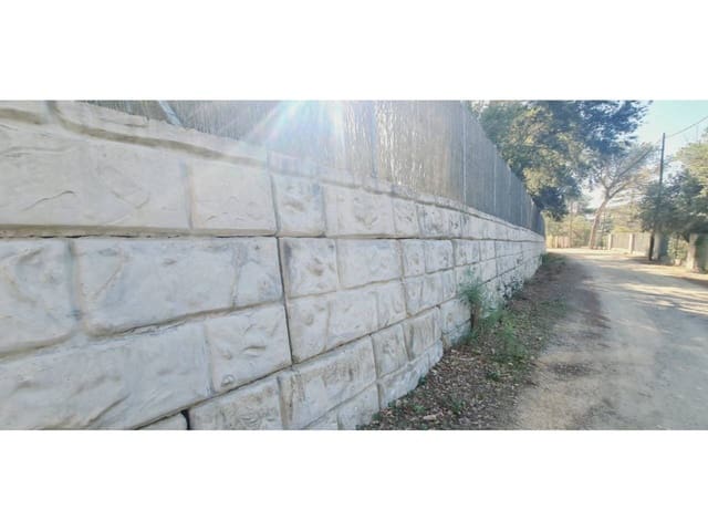 Mark till salu i Badalona - 150 000 € (Ref: 9312218)