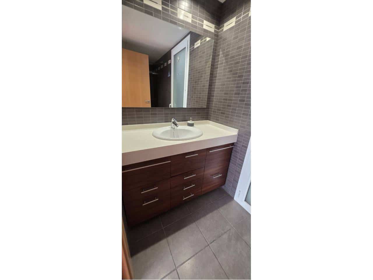 2 makuuhuone Asunto myytävänä paikassa Granollers mukana 
autotalli - 222 700 € (Ref: 9356519)