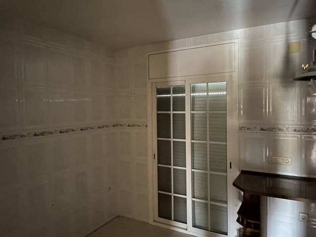 4 Zimmer Haus zu verkaufen in Calafell mit Garage - 371.000 € (Ref: 9357795)