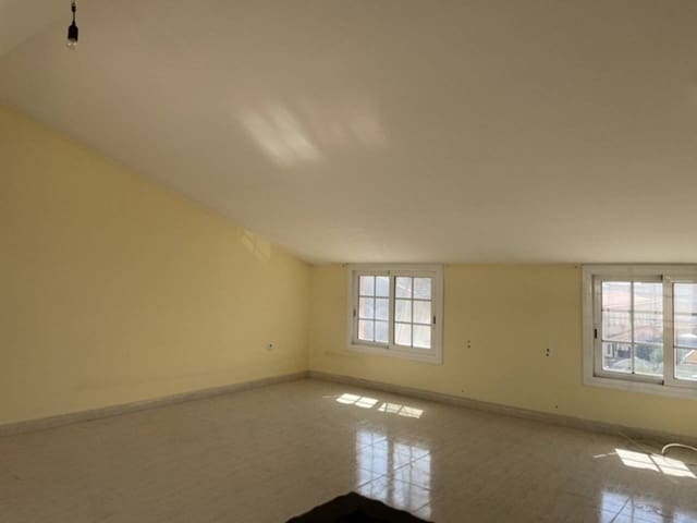 4 Zimmer Haus zu verkaufen in Calafell mit Garage - 371.000 € (Ref: 9357795)