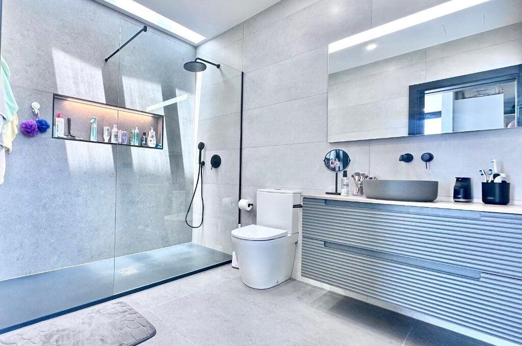 3 quarto Moradia para venda em Costa Teguise com piscina garagem - 880 000 € (Ref: 10031086)