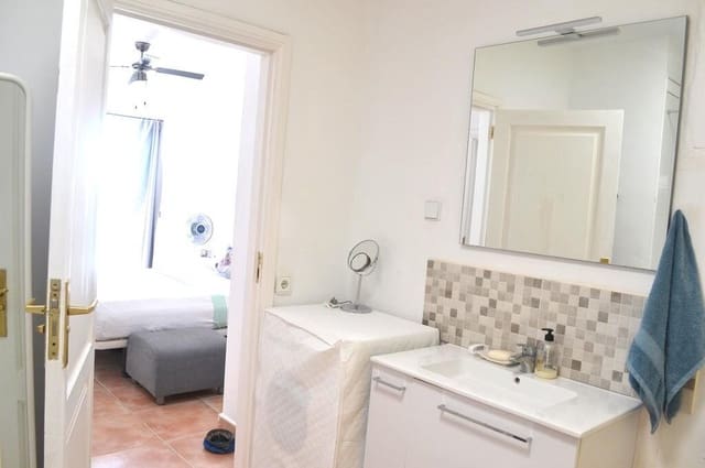 3 chambre Bungalow à vendre à Tías avec piscine - 400 000 € (Ref: 10076943)