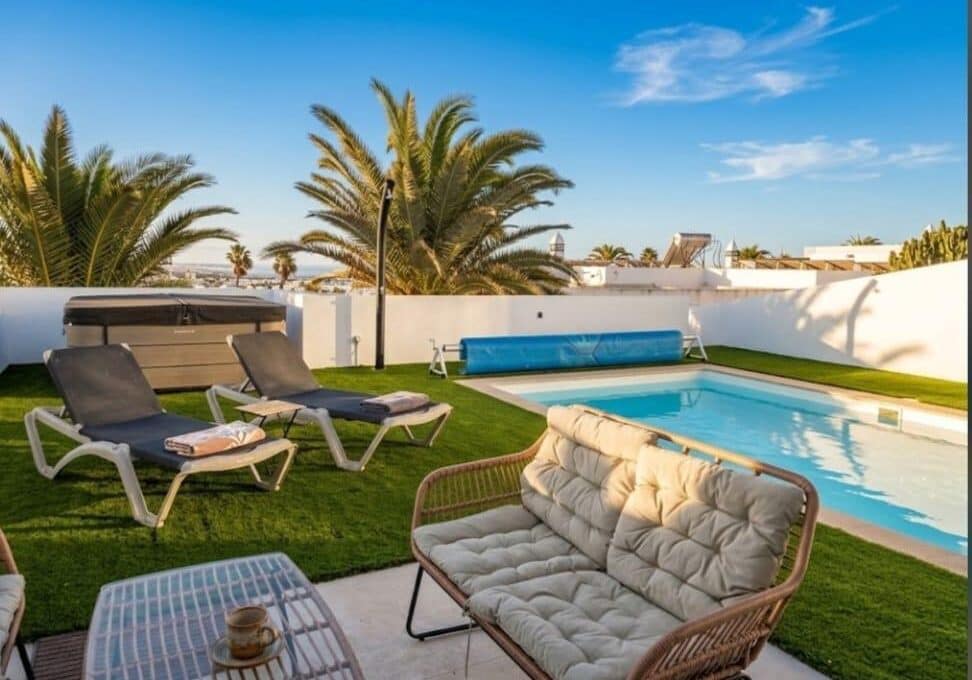4 chambre Villa/Maison à vendre à Playa Blanca avec piscine - 699 000 € (Ref: 10136527)