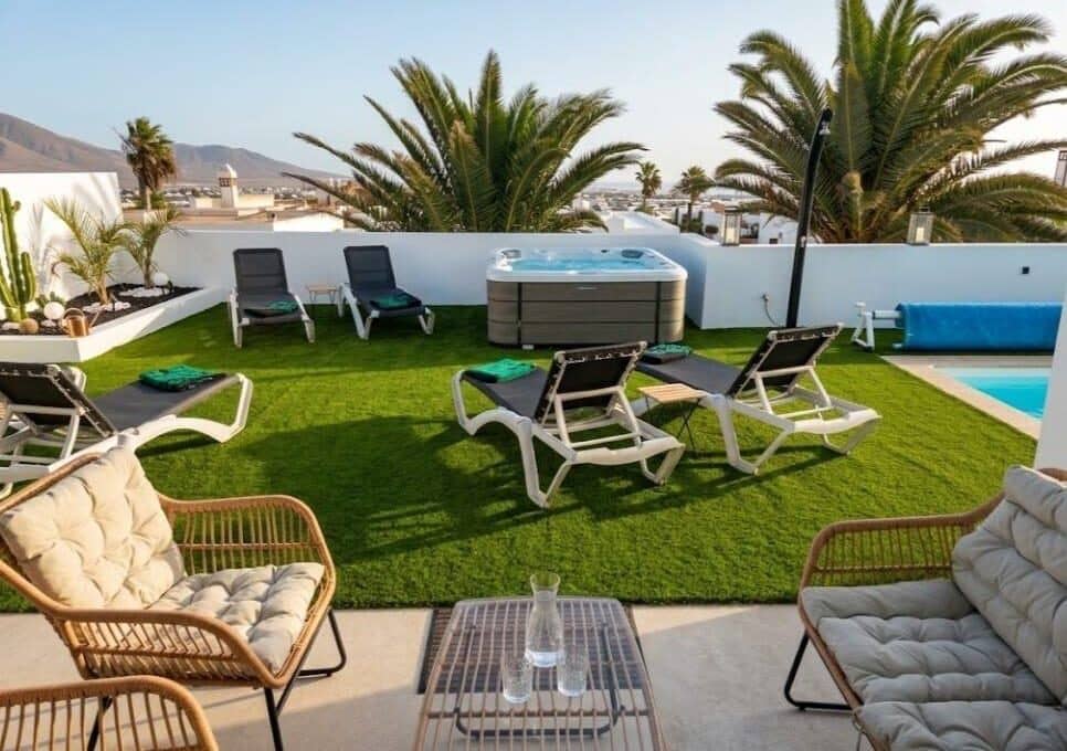 4 chambre Villa/Maison à vendre à Playa Blanca avec piscine - 699 000 € (Ref: 10136527)