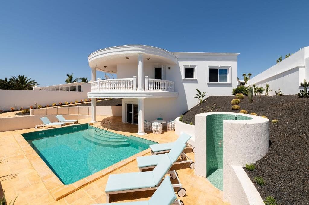 4 soveværelse Villa til salg i Puerto Calero med swimmingpool - € 2.400.000 (Ref: 6408804)