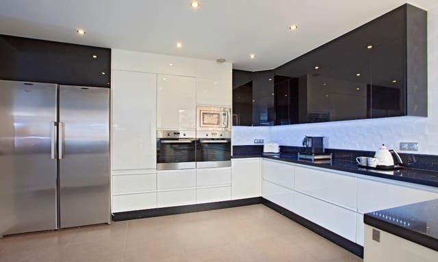 7 bedroom Villa for sale in Playa Blanca, Yaiza with pool garage - € 2,800,000 (Ref: 6848589)