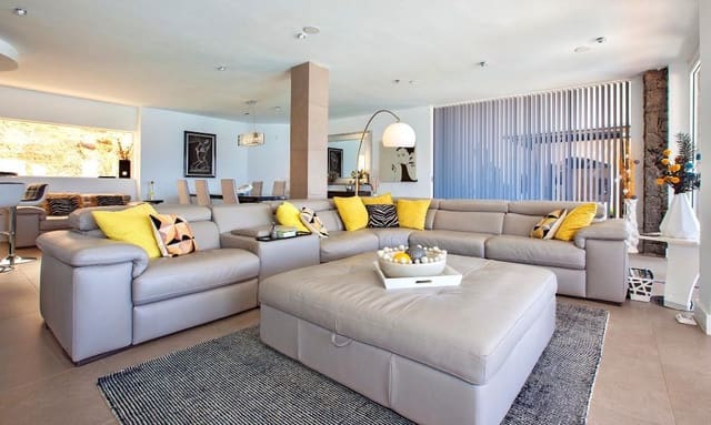 7 Zimmer Villa zu verkaufen in Playa Blanca, Yaiza mit Pool Garage - 2.800.000 € (Ref: 6848589)