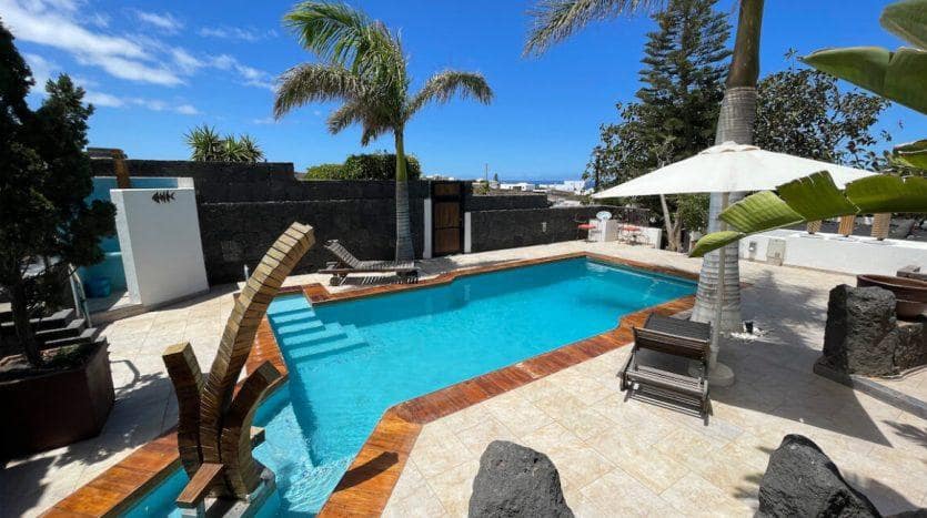 5 soveværelse Villa til salg i Las Brenas med swimmingpool - € 1.299.000 (Ref: 6879568)