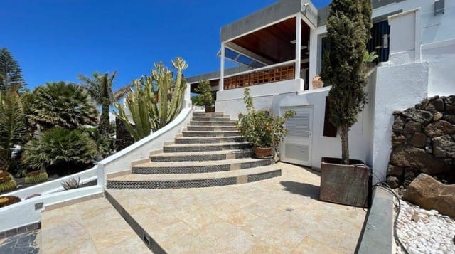 5 soveværelse Villa til salg i Las Brenas, Yaiza med swimmingpool - € 1.299.000 (Ref: 6879568)