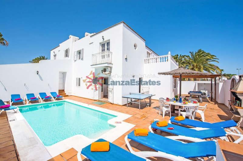 7 chambre Villa/Maison à vendre à Puerto del Carmen avec piscine - 1 480 000 € (Ref: 7310409)