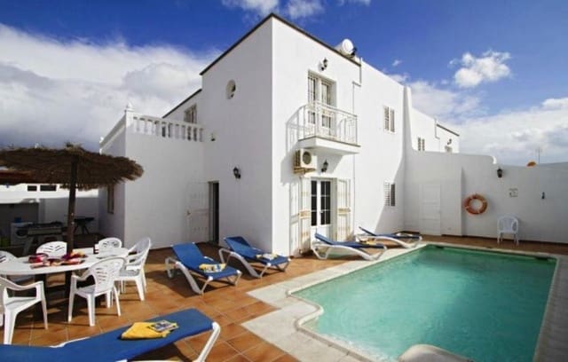 7 sovrum Villa till salu i Puerto del Carmen, Tías med pool - 1 480 000 € (Ref: 7310409)