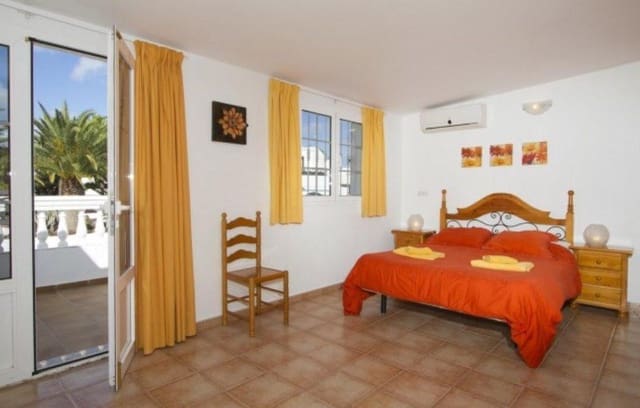 7 sovrum Villa till salu i Puerto del Carmen, Tías med pool - 1 480 000 € (Ref: 7310409)