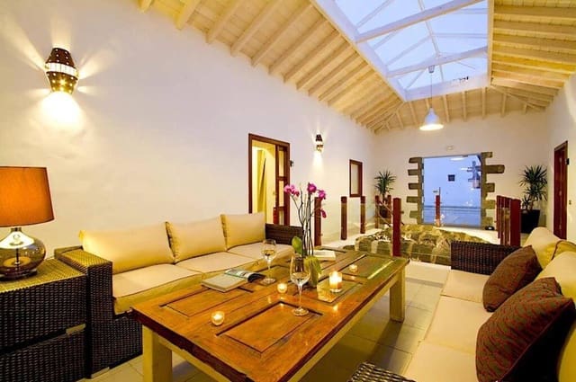 6 soveværelse Villa til salg i Tiagua, Teguise med swimmingpool - € 895.000 (Ref: 7779739)