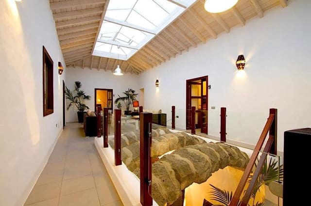 6 soveværelse Villa til salg i Tiagua, Teguise med swimmingpool - € 895.000 (Ref: 7779739)