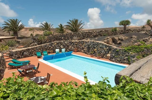 11 soveværelse Finca/Landehus til salg i Ye, Haría med swimmingpool - € 2.299.900 (Ref: 8047816)