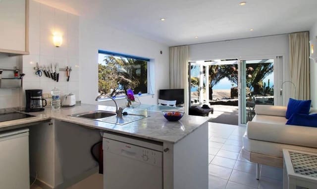 6 soveværelse Villa til salg i La Asomada, Tías med swimmingpool - € 2.500.000 (Ref: 8288929)