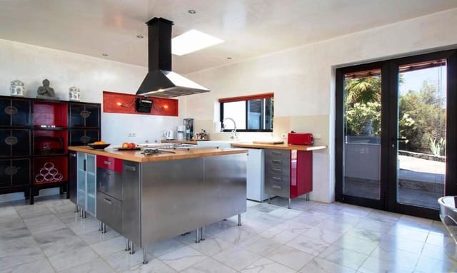 6 soveværelse Villa til salg i La Asomada, Tías med swimmingpool - € 2.500.000 (Ref: 8288929)