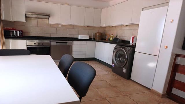 3 soveværelse Villa til salg i Costa Teguise, Teguise med swimmingpool - € 495.000 (Ref: 8577158)