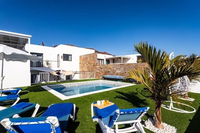 5 Zimmer Villa zu verkaufen in Playa Blanca, Yaiza mit Pool - 750.000 € (Ref: 8873366)