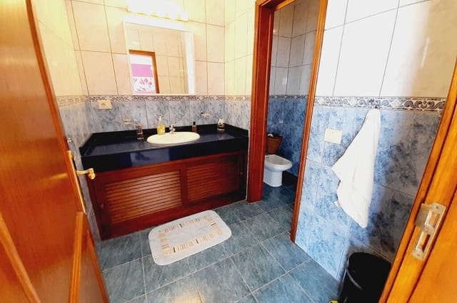 Chalet de 4 habitaciones en Puerto del Carmen, Tías en venta con piscina - 745.000 € (Ref: 9006641)