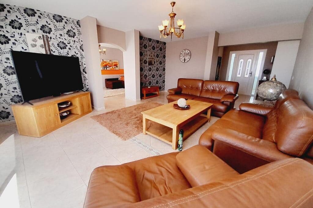 4 soveværelse Villa til salg i Puerto del Carmen med swimmingpool - € 745.000 (Ref: 9006641)