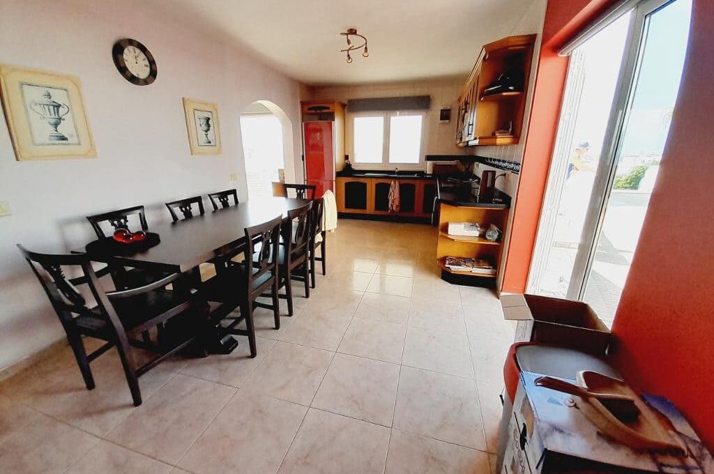 4 soveværelse Villa til salg i Puerto del Carmen med swimmingpool - € 745.000 (Ref: 9006641)