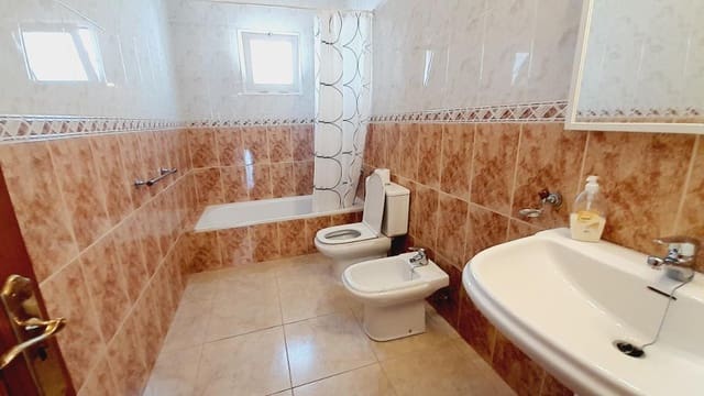 4 makuuhuone Huvila myytävänä paikassa Puerto del Carmen, Tías mukana uima-altaan - 745 000 € (Ref: 9006641)