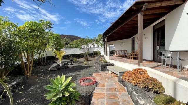 3 Zimmer Villa zu verkaufen in Playa Blanca, Yaiza - 475.000 € (Ref: 9105335)