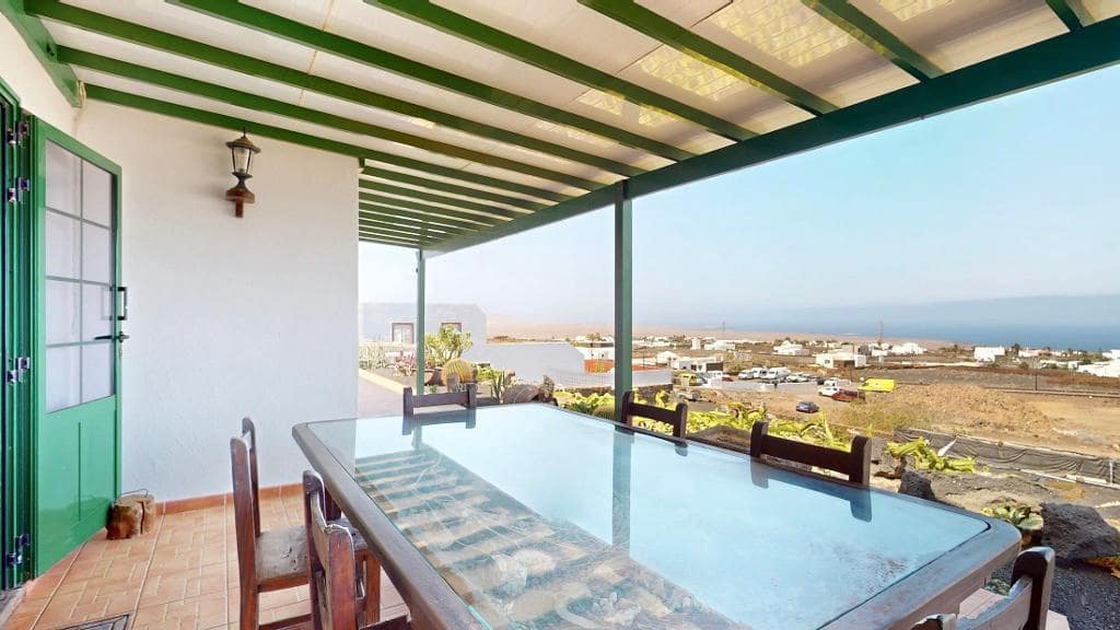 3 slaapkamer Finca/Landhuis te koop in Las Brenas met garage - € 990.000 (Ref: 9176957)