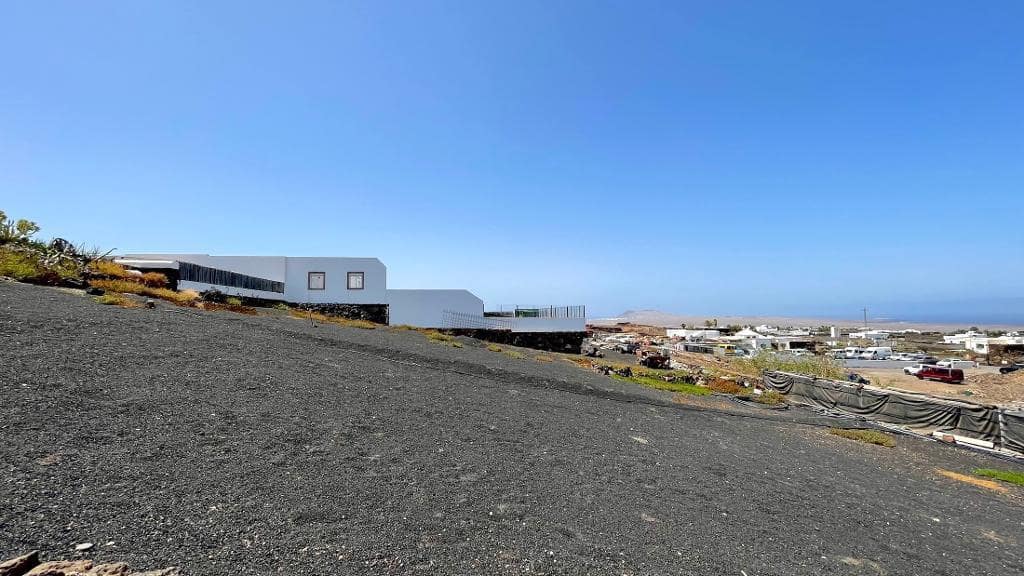 3 slaapkamer Finca/Landhuis te koop in Las Brenas met garage - € 990.000 (Ref: 9176957)