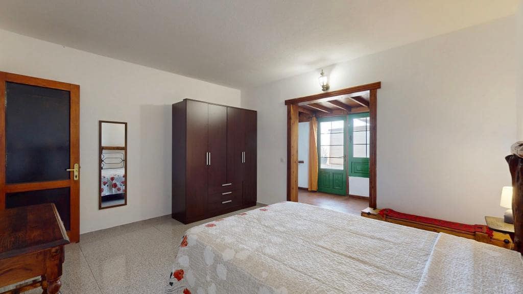 3 slaapkamer Finca/Landhuis te koop in Las Brenas met garage - € 990.000 (Ref: 9176957)