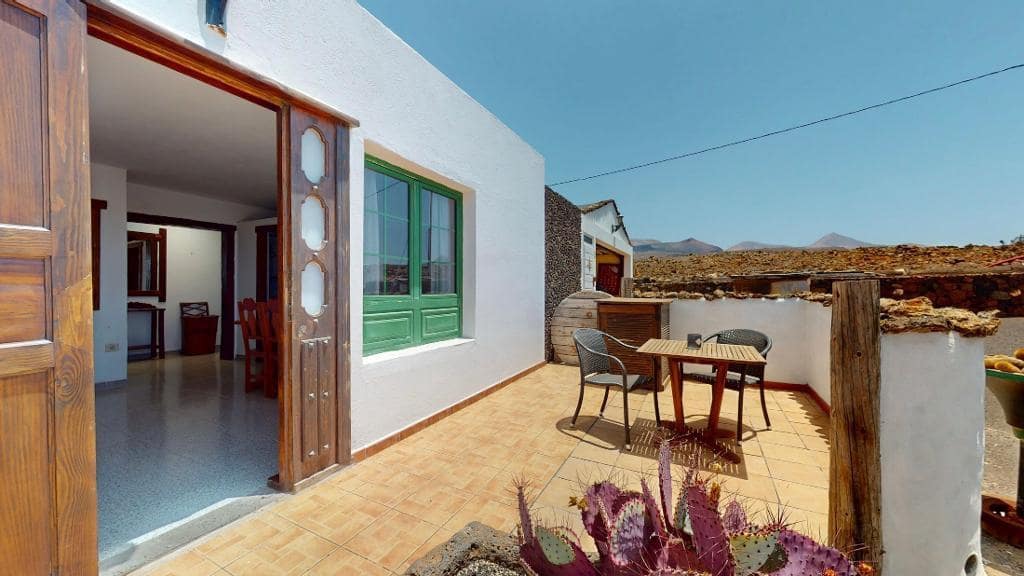 3 slaapkamer Finca/Landhuis te koop in Las Brenas met garage - € 990.000 (Ref: 9176957)