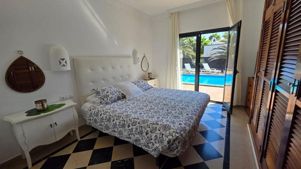 2 soveværelse Villa til salg i Montana Roja med swimmingpool garage - € 465.000 (Ref: 9386543)